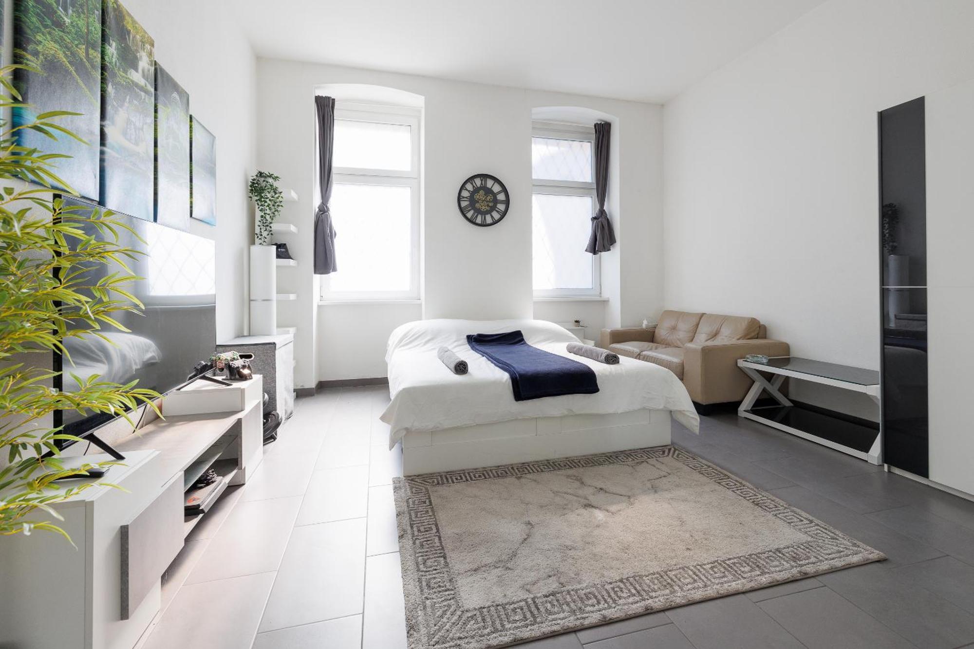 Modern City Apartment In Вена Экстерьер фото