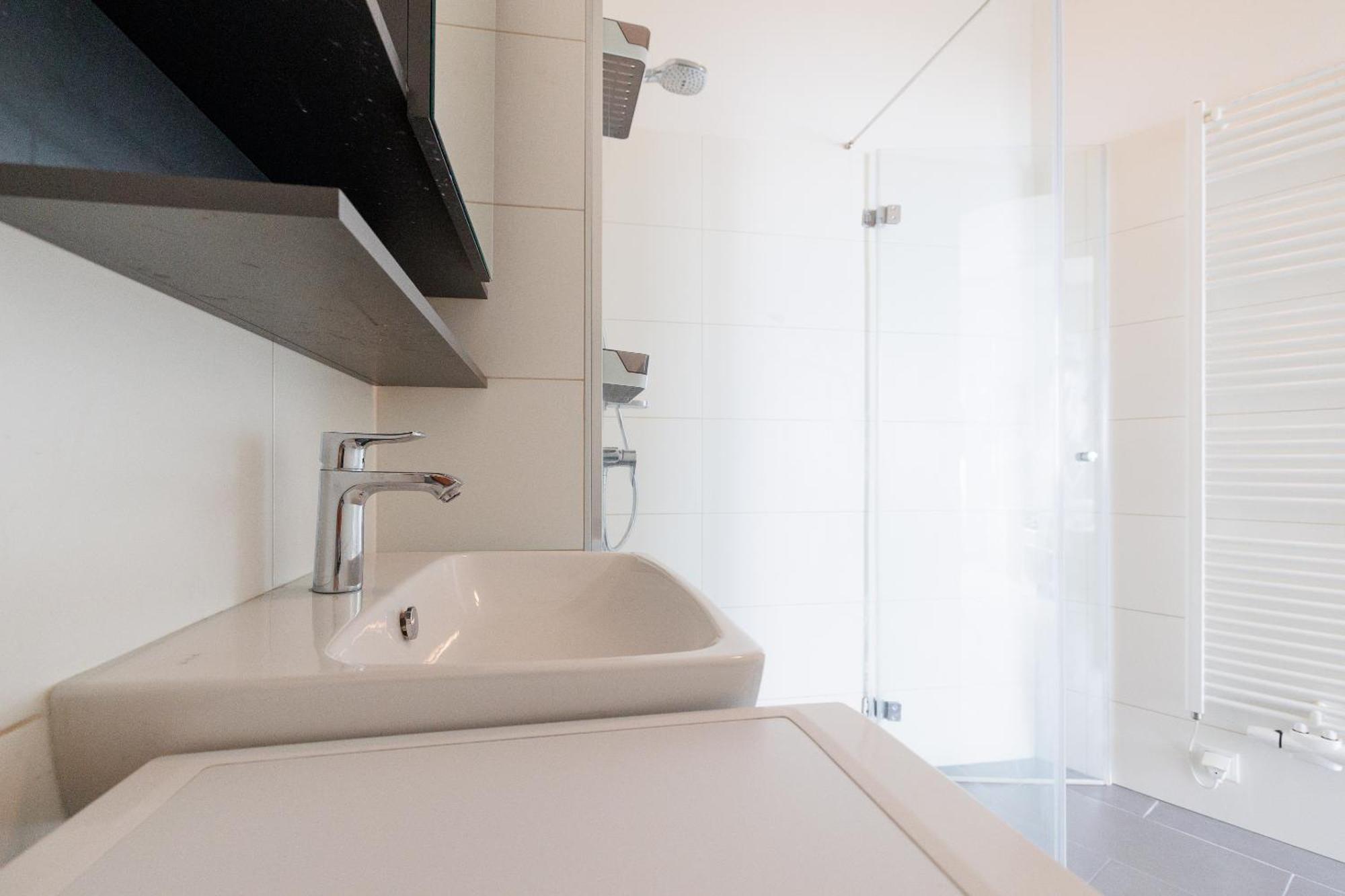 Modern City Apartment In Вена Экстерьер фото