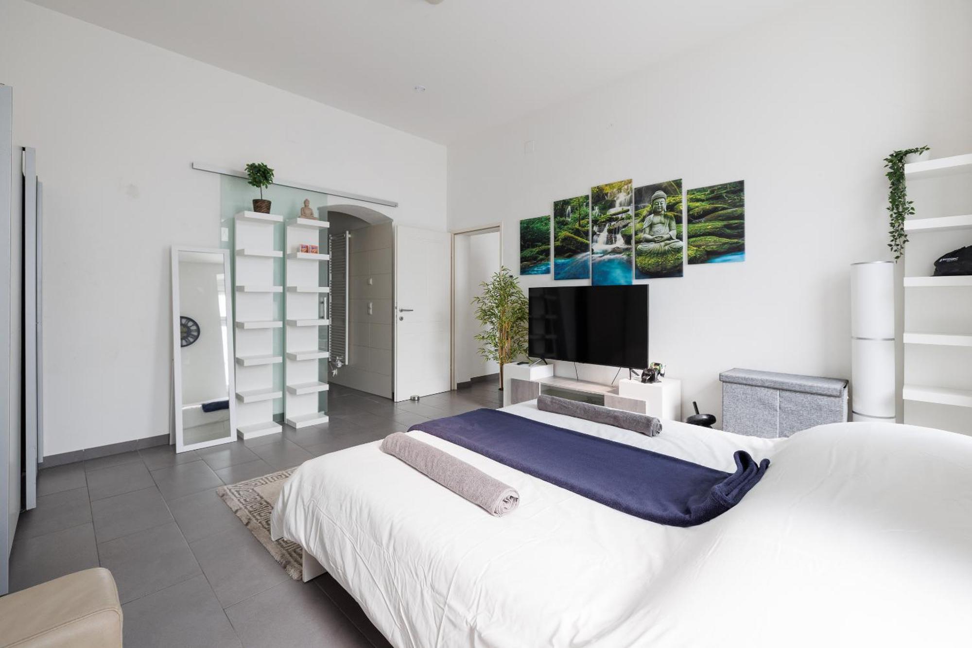 Modern City Apartment In Вена Экстерьер фото