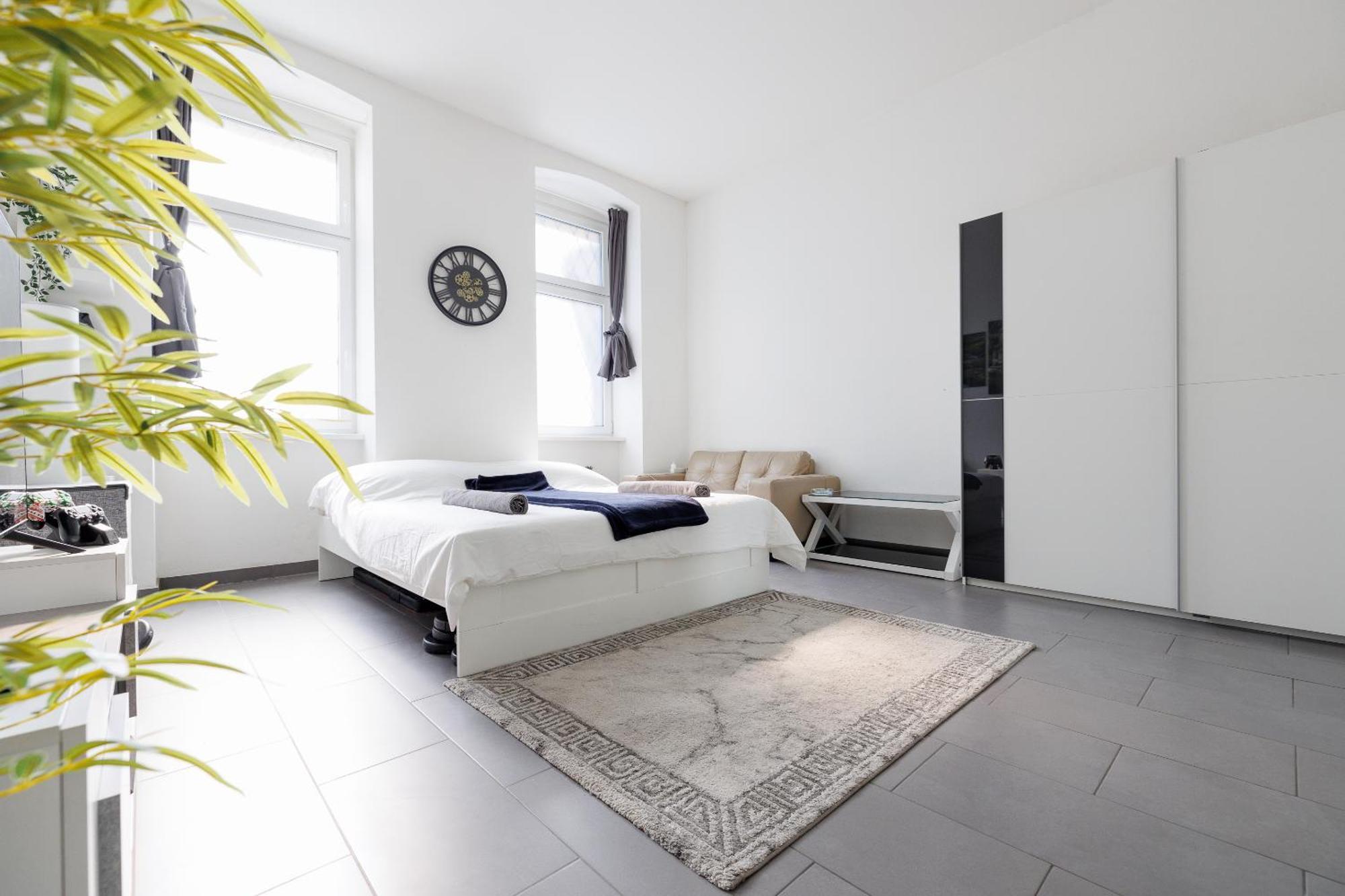 Modern City Apartment In Вена Экстерьер фото